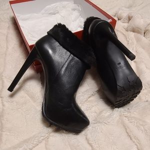 Gorgeous faux fur lined ankle boots